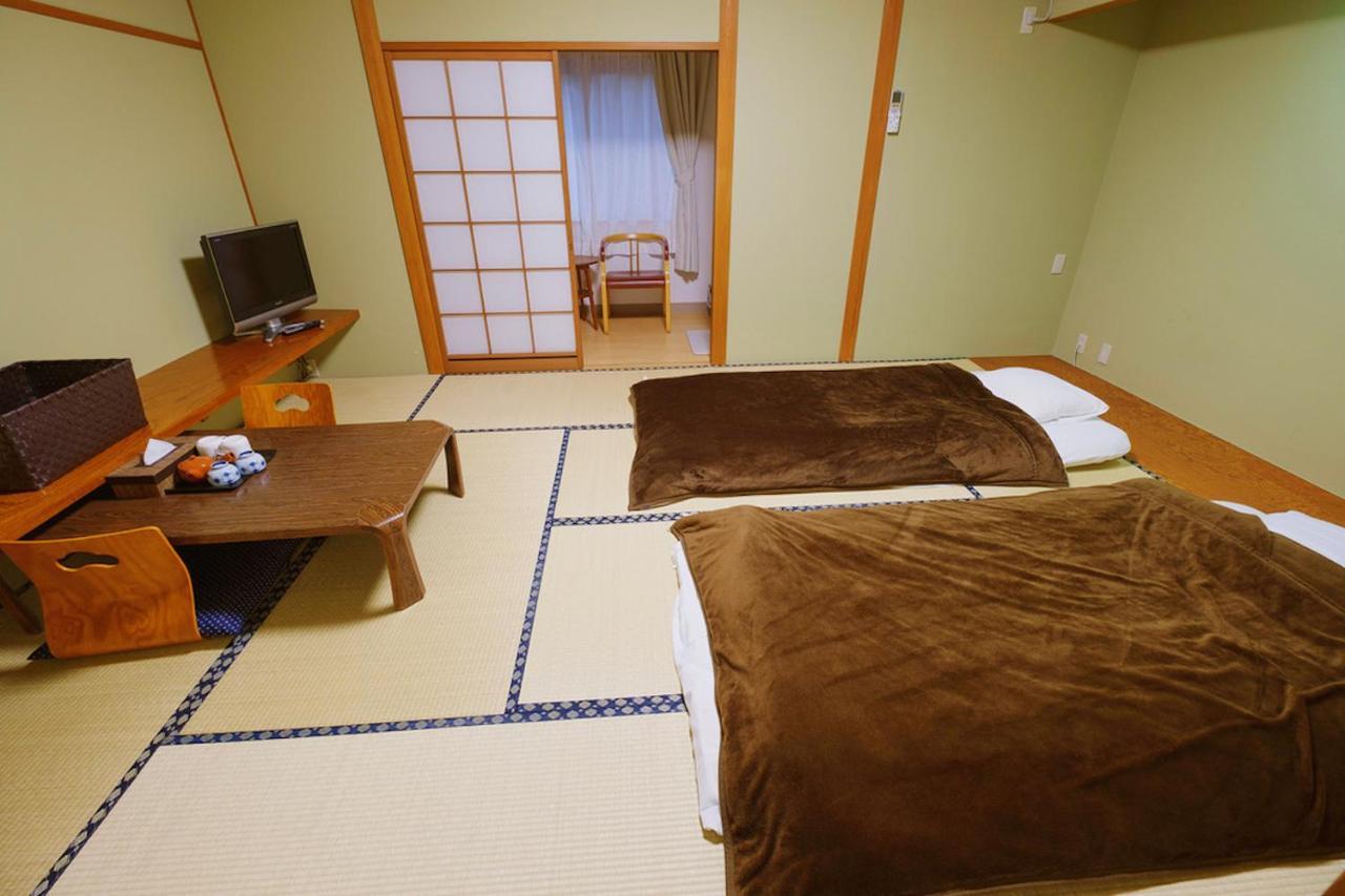 ホテル 富士鵬欣会館 山中湖村 エクステリア 写真