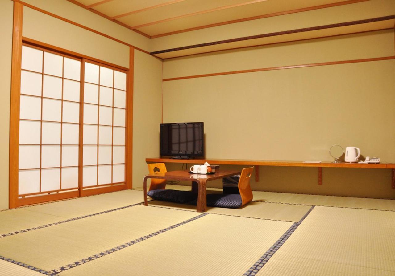 ホテル 富士鵬欣会館 山中湖村 エクステリア 写真